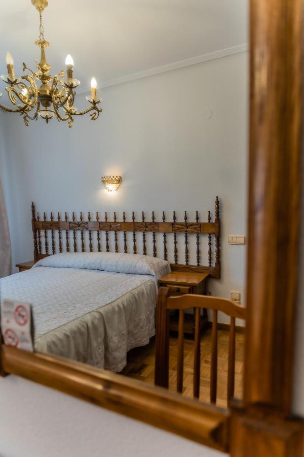 Hostal Санто-Доминго-де-Силос Экстерьер фото