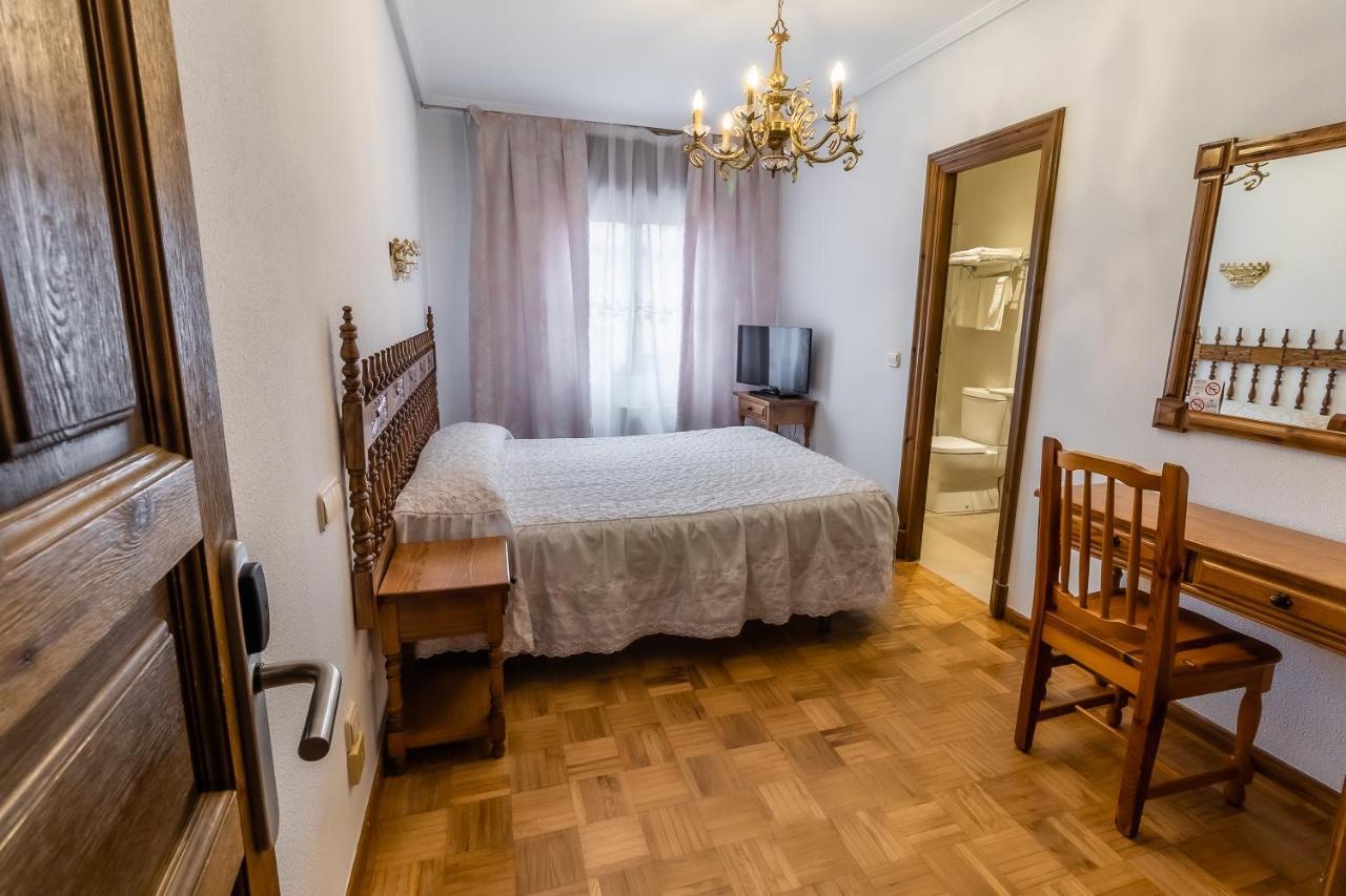 Hostal Санто-Доминго-де-Силос Экстерьер фото