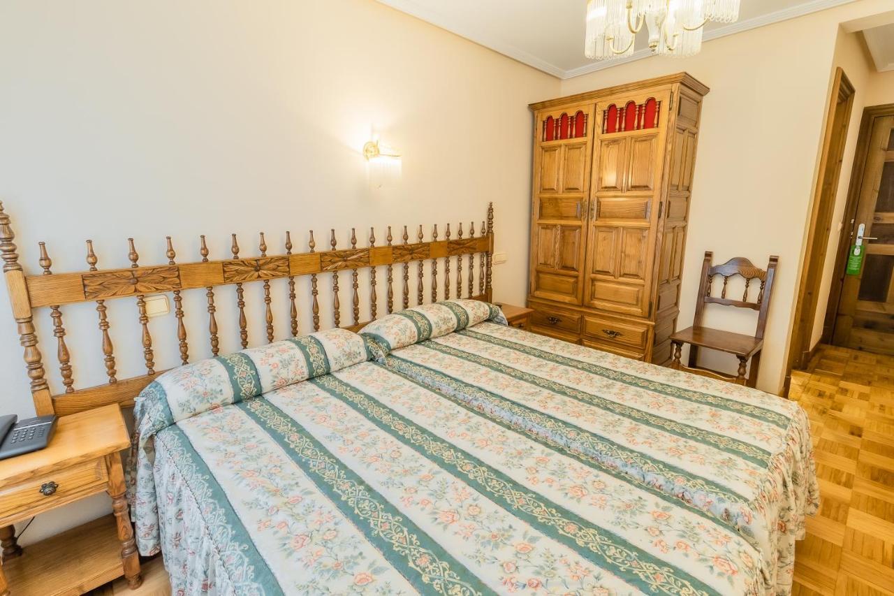 Hostal Санто-Доминго-де-Силос Экстерьер фото