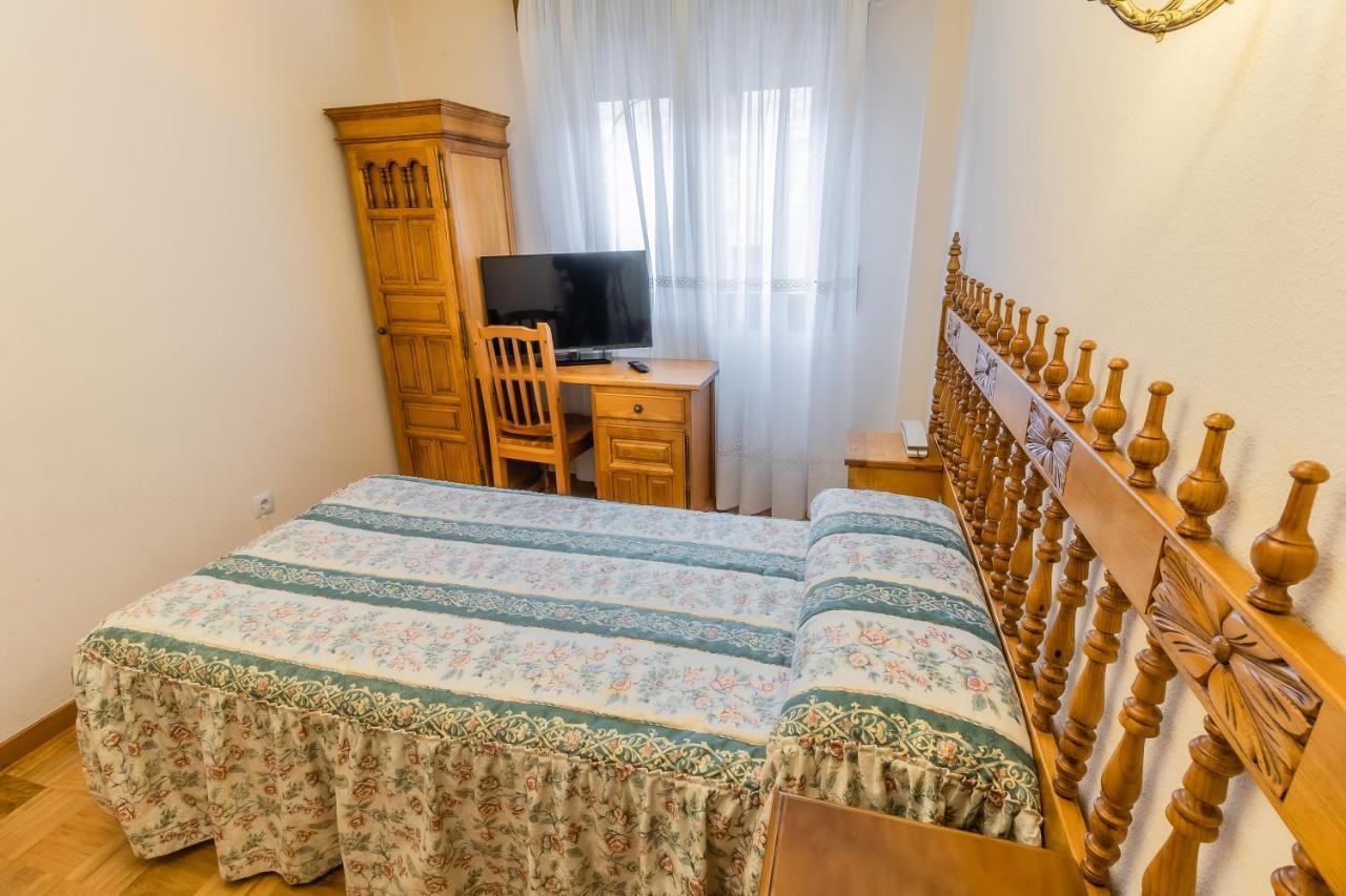 Hostal Санто-Доминго-де-Силос Экстерьер фото