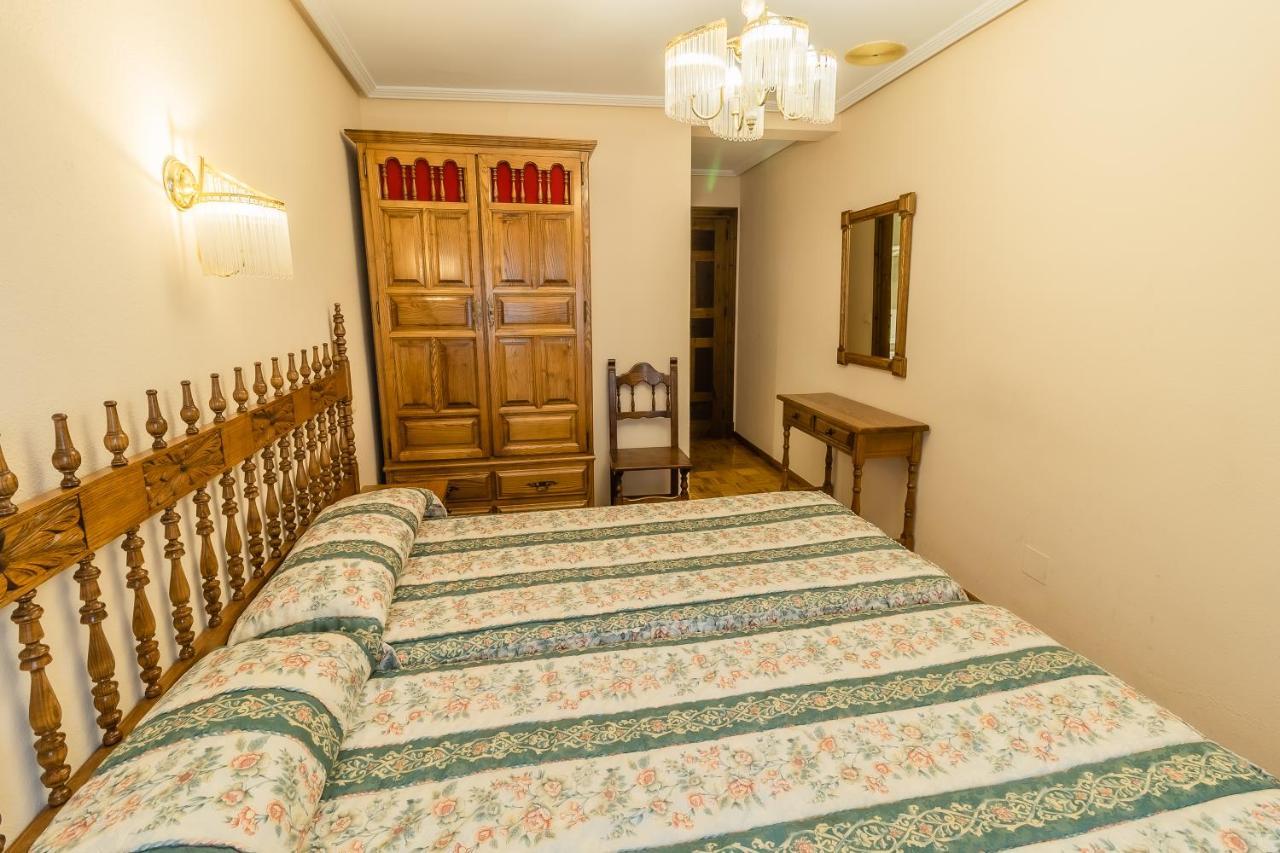 Hostal Санто-Доминго-де-Силос Экстерьер фото